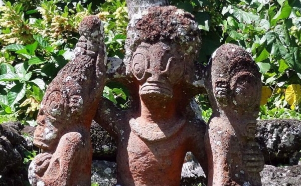 Haakakai no te po&igrave; mōkee te &egrave;hua - L&eacute;gende des gens d'&acirc;ge m&ucirc;r - Nuku Hiva